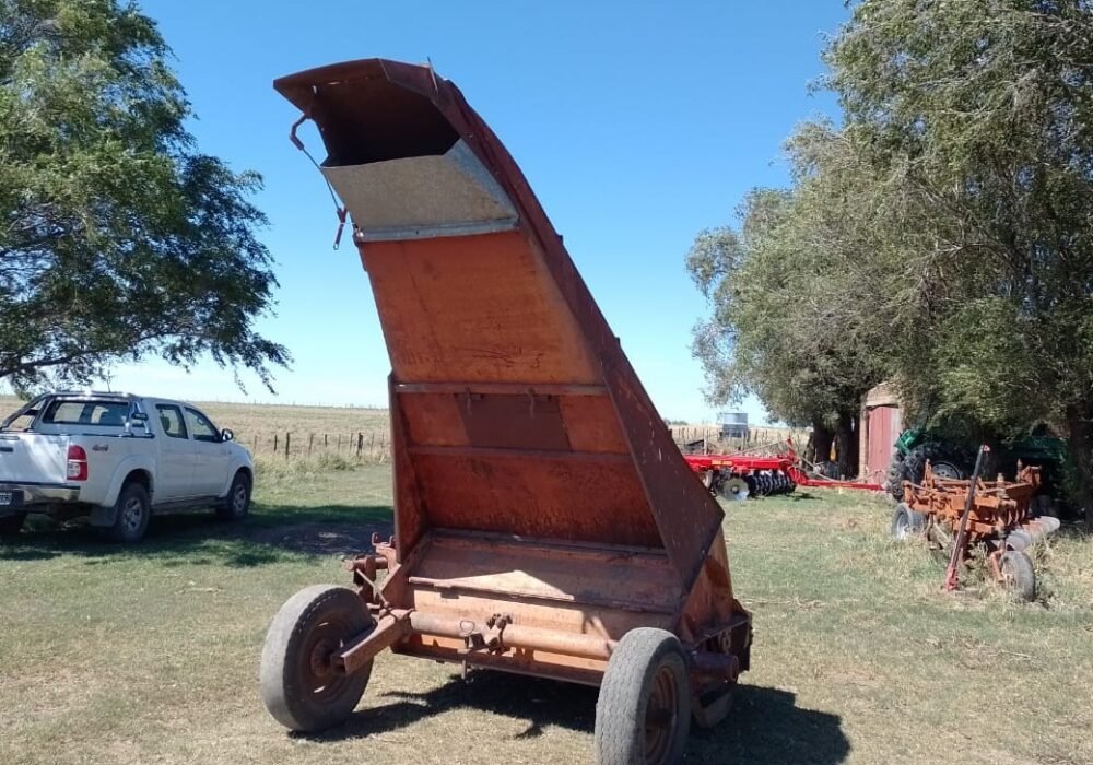 Picadora Minervino y Carro Forrajero Fraga | Buen Estado General
