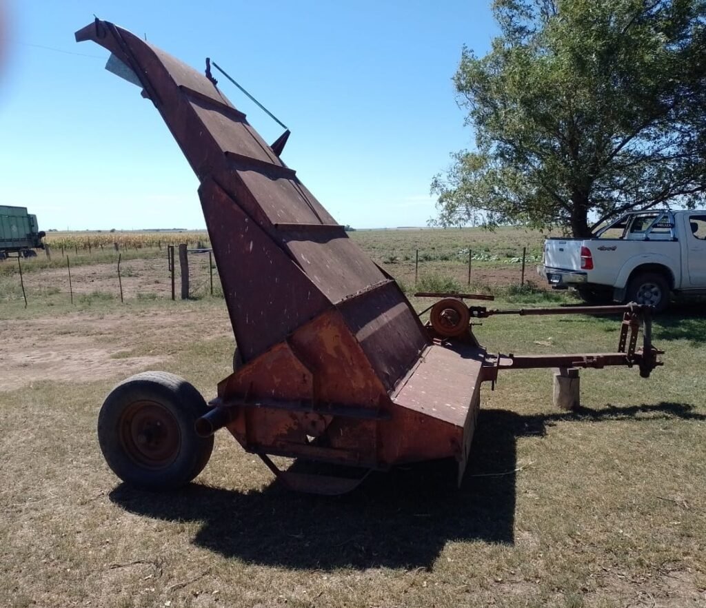 Picadora Minervino y Carro Forrajero Fraga | Buen Estado General
