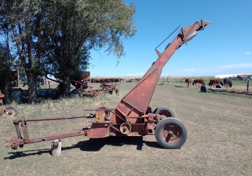 Picadora Minervino y Carro Forrajero Fraga | Buen Estado General