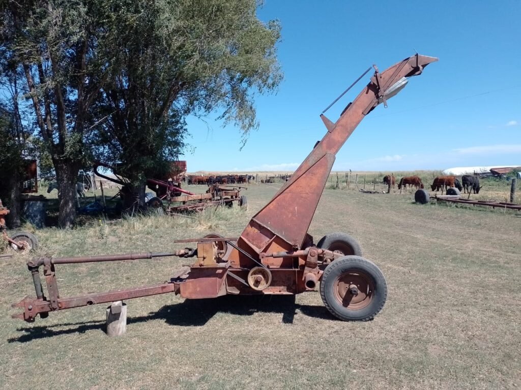 Picadora Minervino y Carro Forrajero Fraga | Buen Estado General