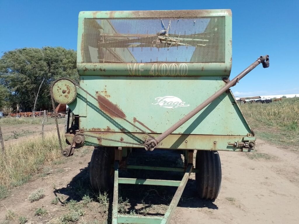 Picadora Minervino y Carro Forrajero Fraga | Buen Estado General