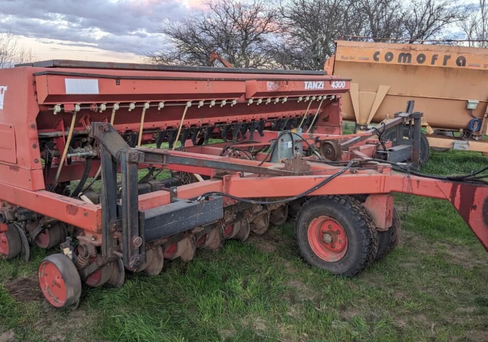 Sembradora Tanzi 4300