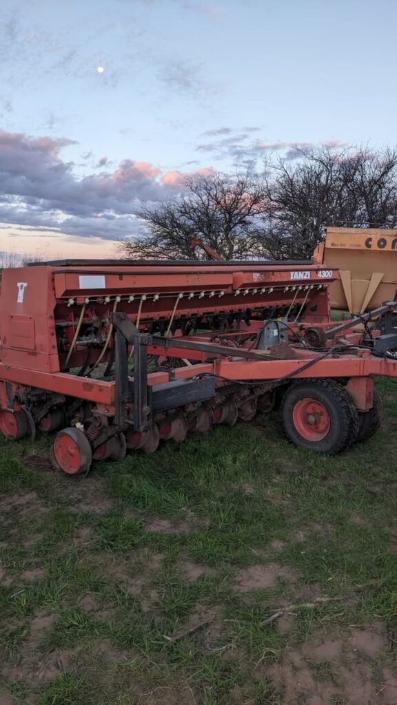Sembradora Tanzi 4300
