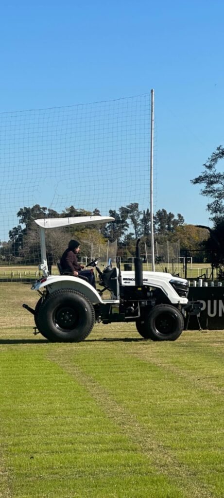 TRACTOR BRONCO TR404