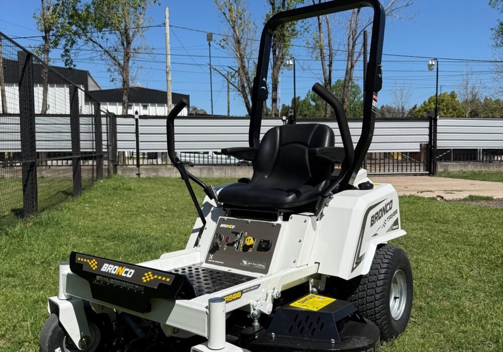 TRACTOR CORTA CESPED GIRO 0 BRONCO TR500