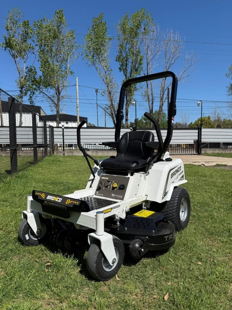 TRACTOR CORTA CESPED GIRO 0 BRONCO TR500