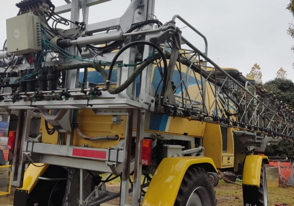 Pulverizadora PLA MAPII 2850 BT 2014 - CORTES Y PILOTO H