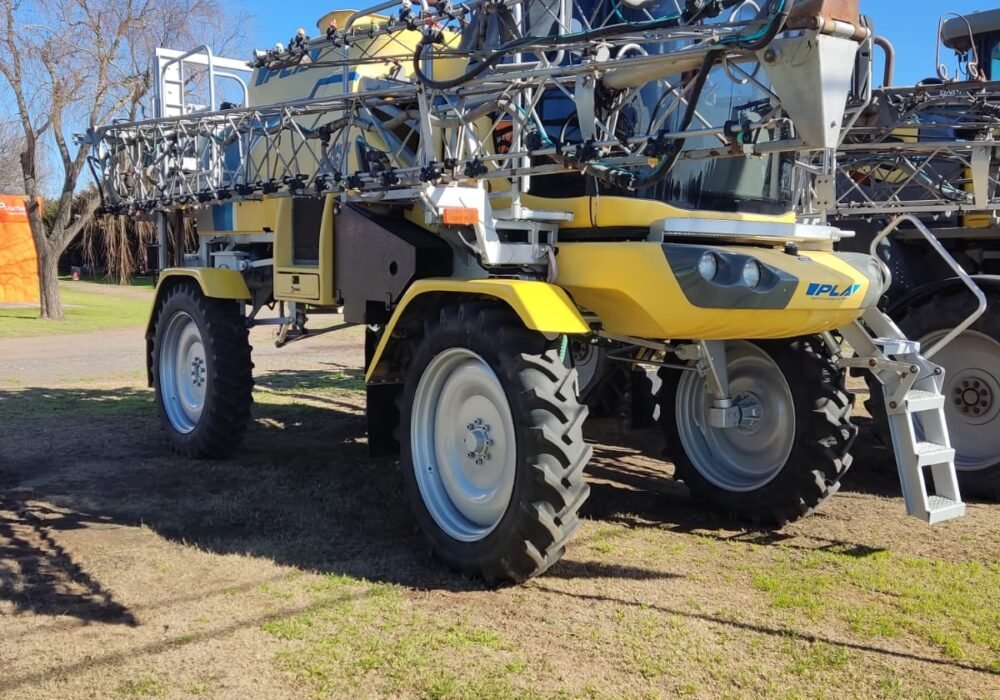 Pulverizadora PLA MAPII 2850 BT 2014 - CORTES Y PILOTO H