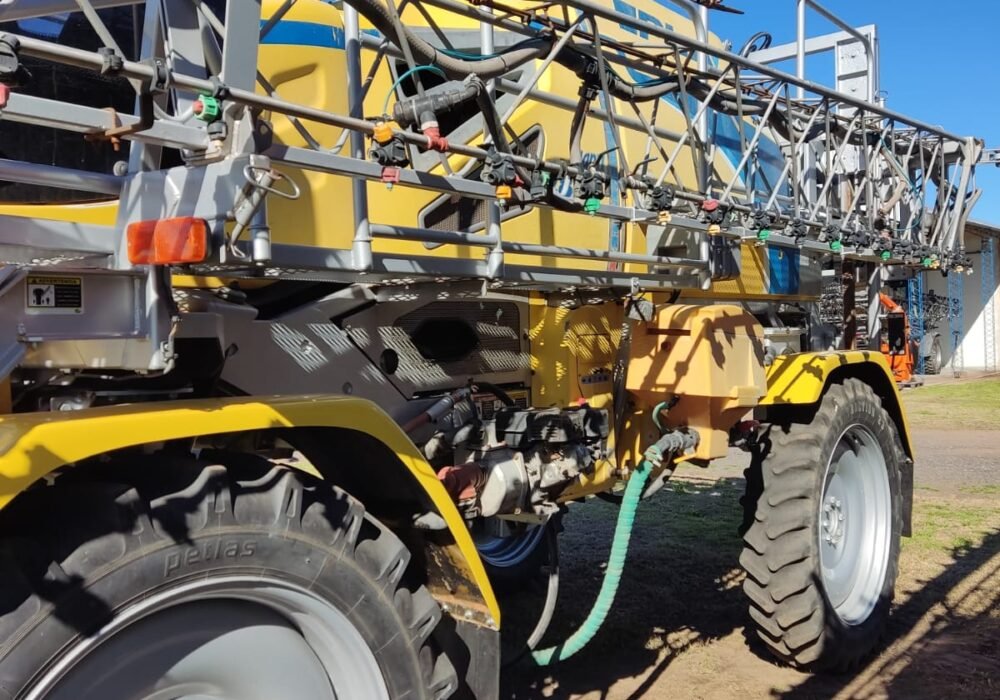 Pulverizadora PLA MAPII 2850 BT 2014 - CORTES Y PILOTO H