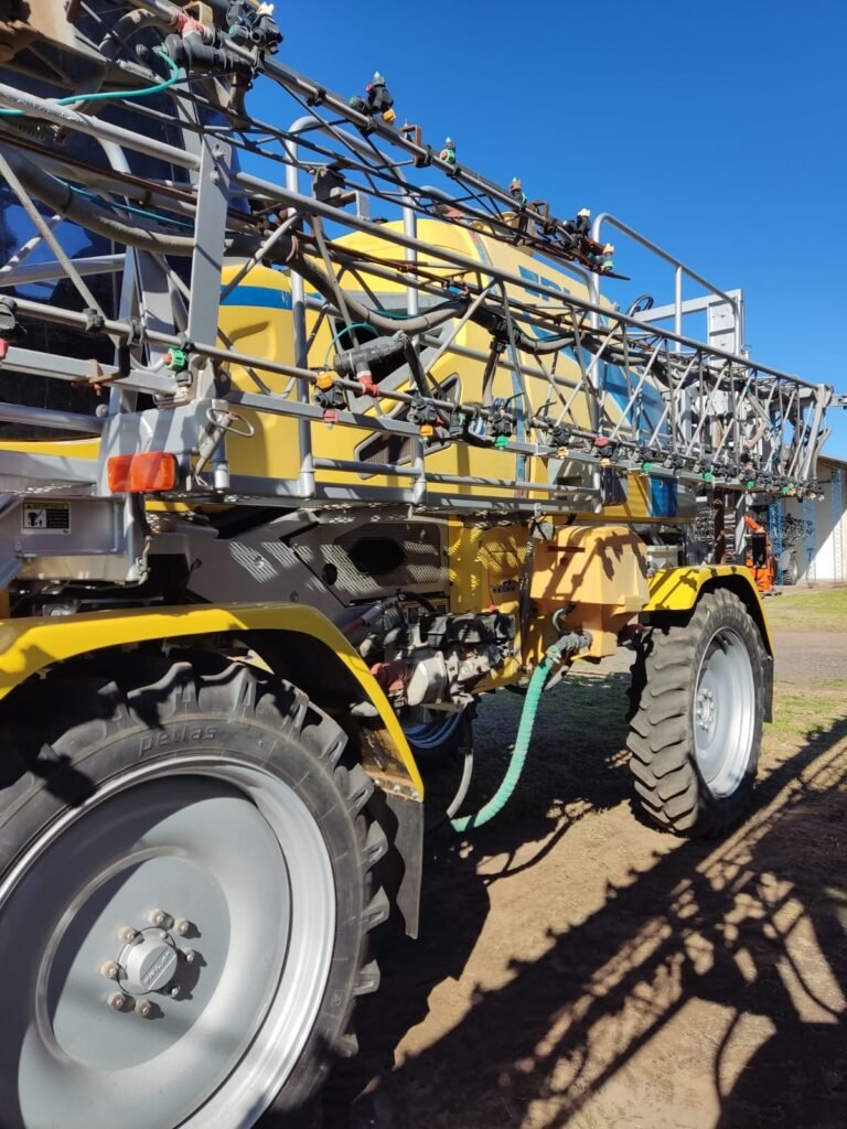 Pulverizadora PLA MAPII 2850 BT 2014 - CORTES Y PILOTO H