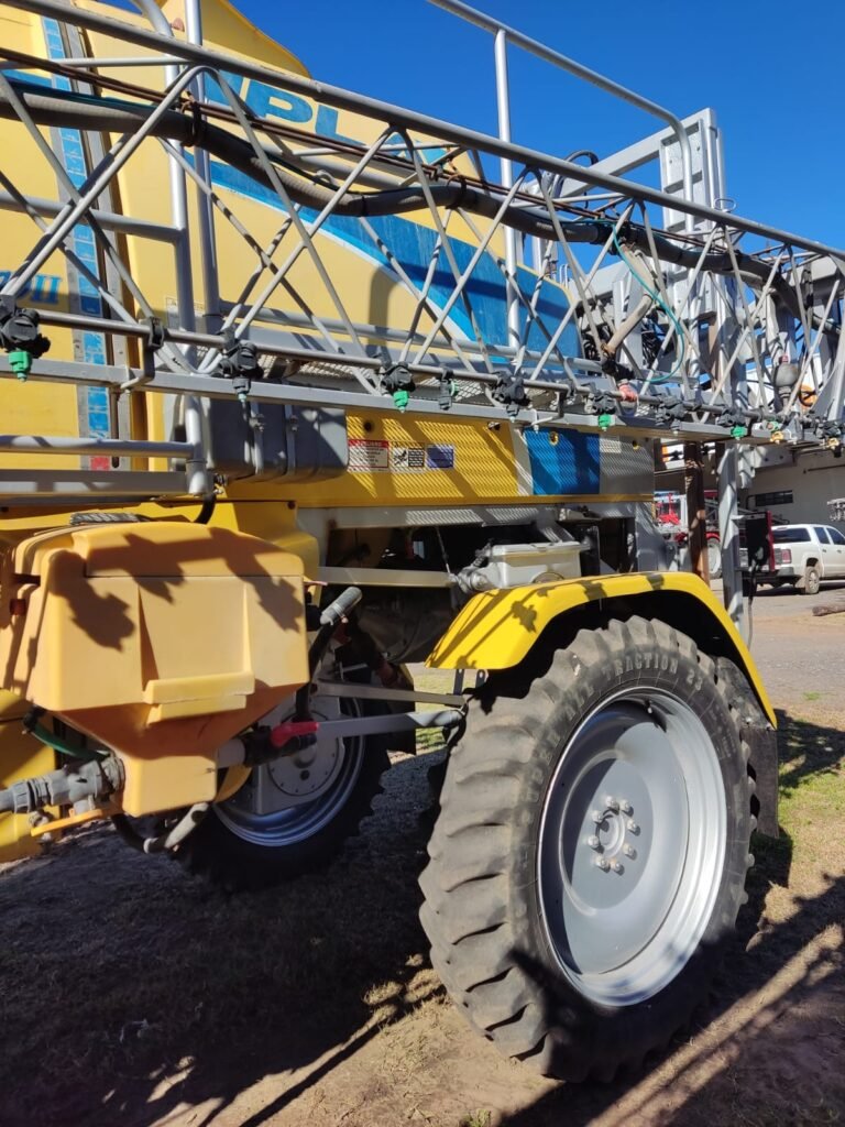 Pulverizadora PLA MAPII 2850 BT 2014 - CORTES Y PILOTO H